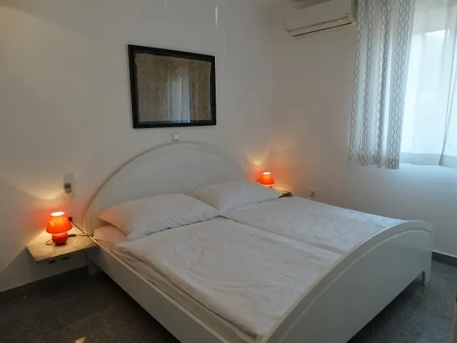 Julia Apartament *