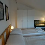 Julia Apartman *